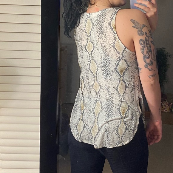 Patterned Tank - Picture 4 of 5